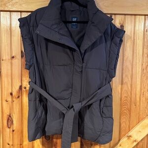 GAP Women's Dark Brown Puffer Vest
